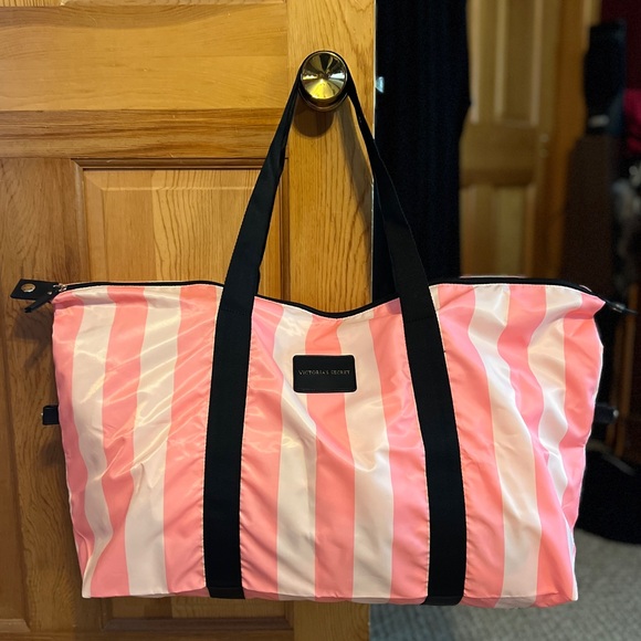 NEW‼️ VICTORIA'S Secret Lightweight & Pakable Weekend Tote Bag striped 2pc - Picture 2 of 16